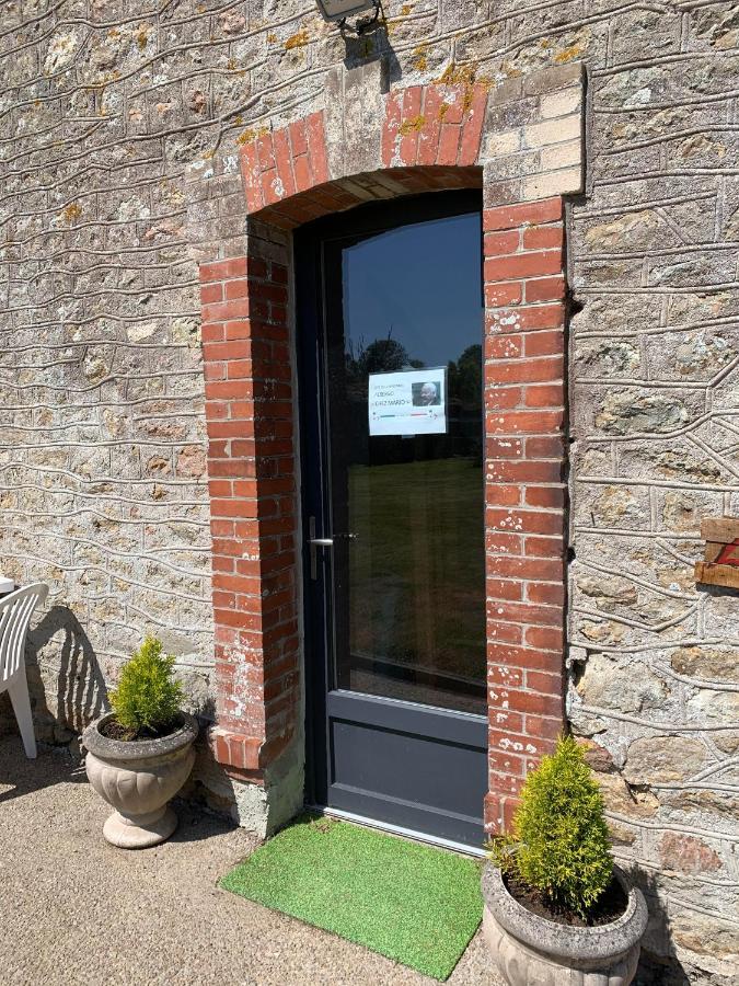 chez marîo Apartman Saint-Pierre-Église Kültér fotó
